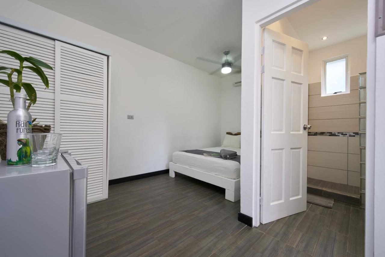 In The Shade Hotel - Coworking - 300Mbit - Adults Only 타마린도 외부 사진